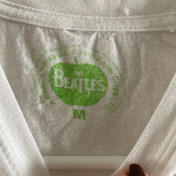 Beatles Apple Records Tee 🍏 - Picture 2 of 3